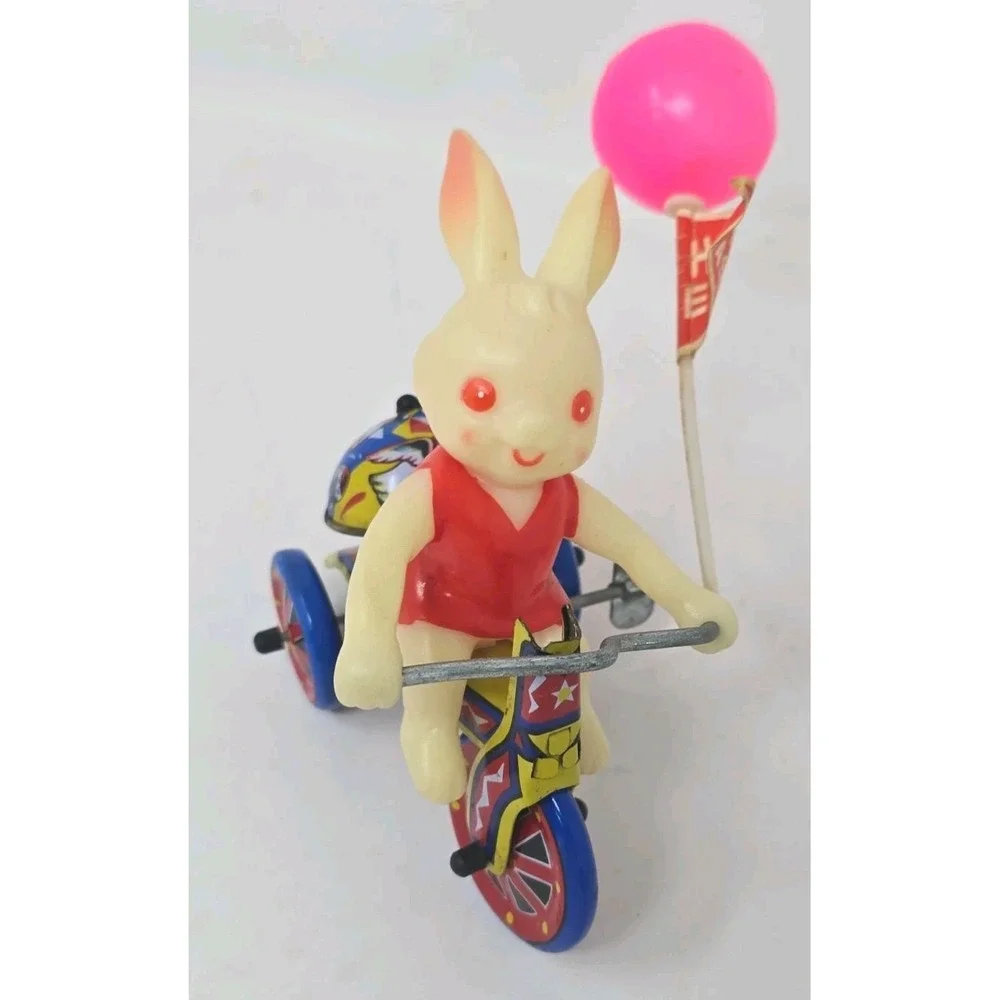 Mechanical Wind Up Tin Easter Bunny Rabbit On Tricycle Toy clean Working PB196
